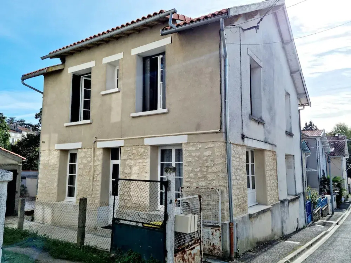 Chaleureuse Maison Avec Grande Terrasse au Calme