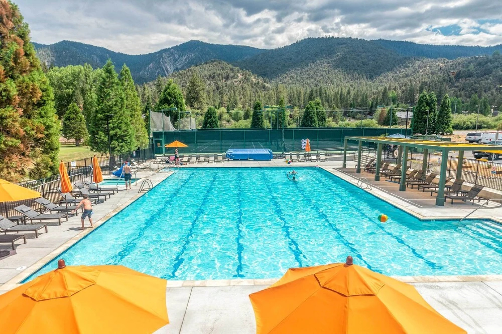'star House' Unique Home w/ 360 Mountain Views!