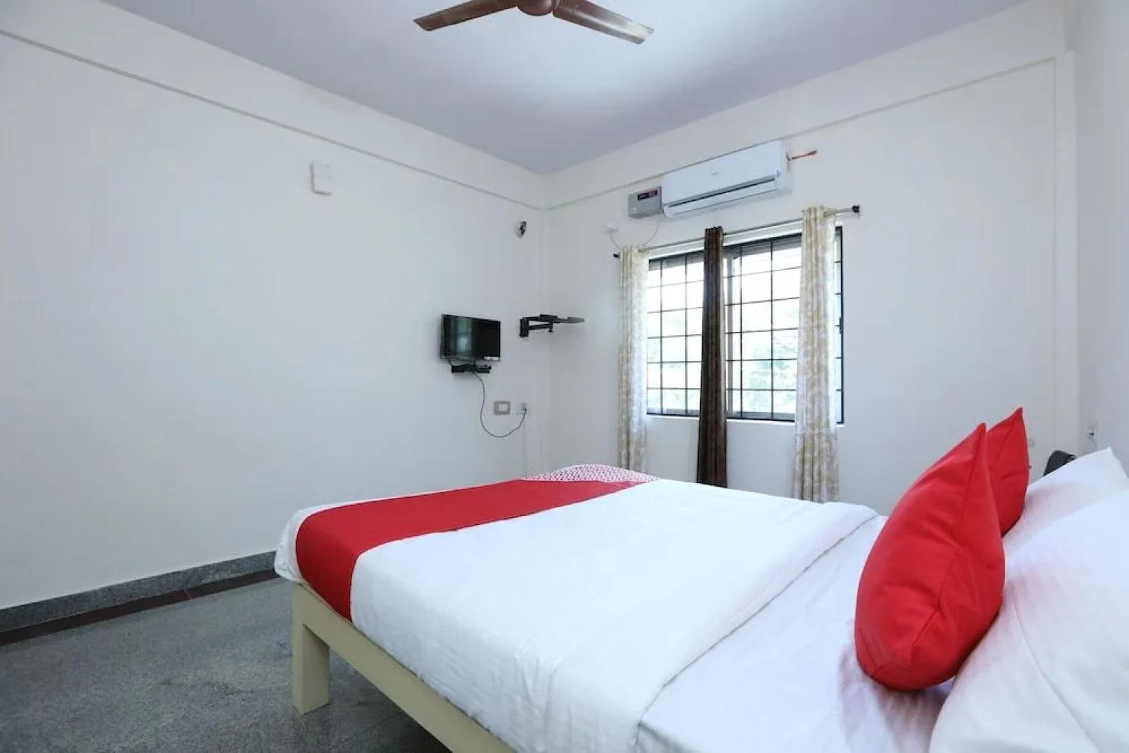 Oyo 30297 Riviera Residency