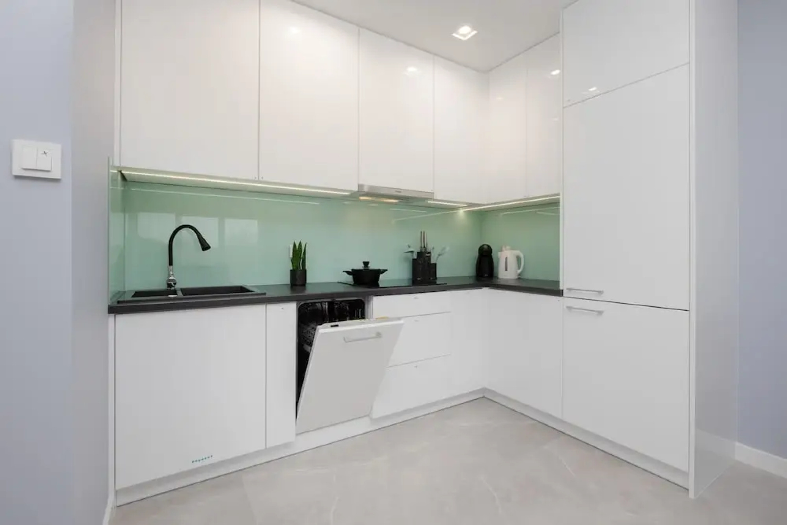 Riverfront Apartment by Renters