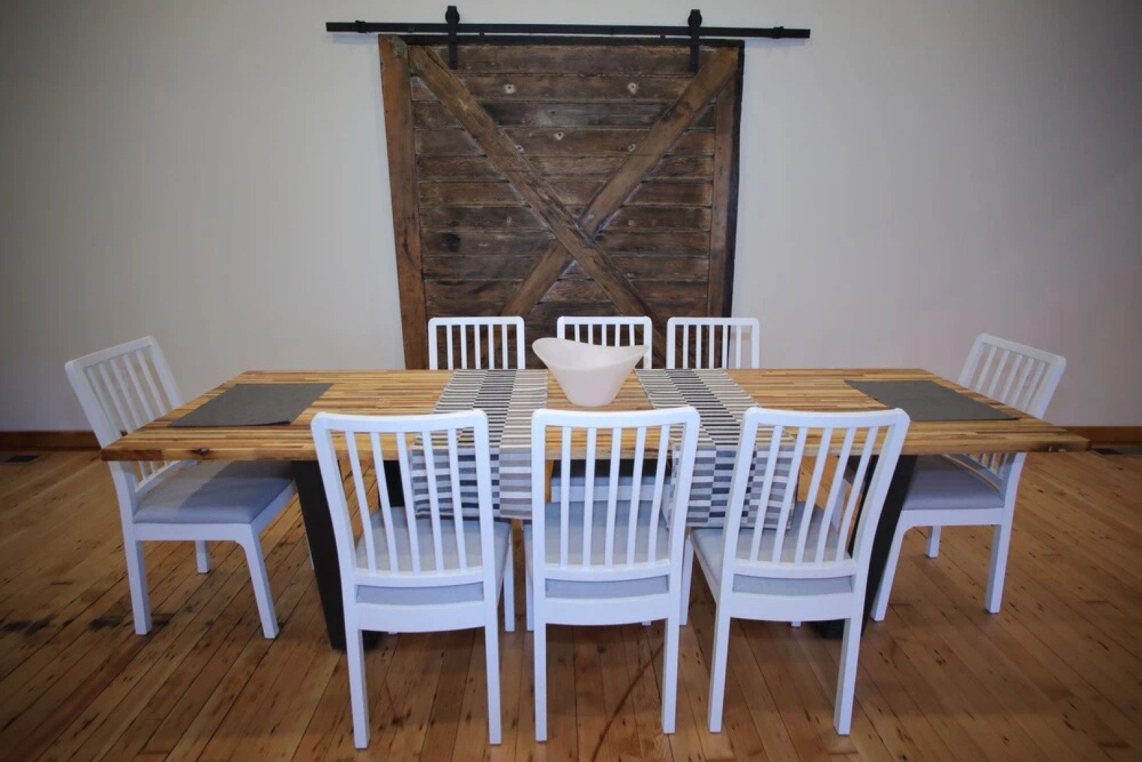 Onemish Lodge - Five Bedroom Home with Mountain View