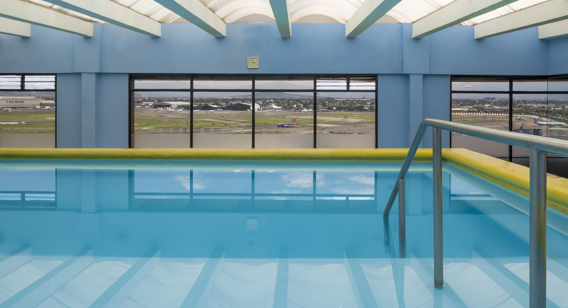 Отель Camino Real Aeropuerto Mexico