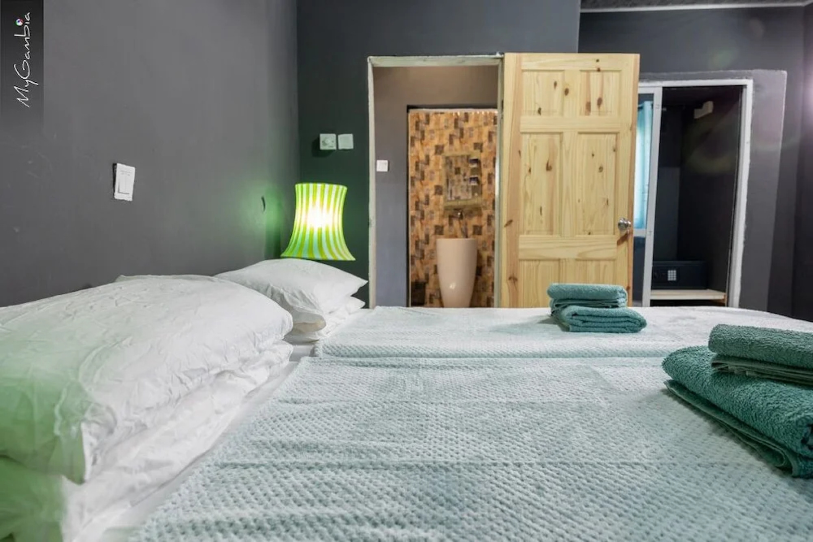 Seaview 1-bed Suite on Cape Point Beach, Bakau - Bojang River Lodge