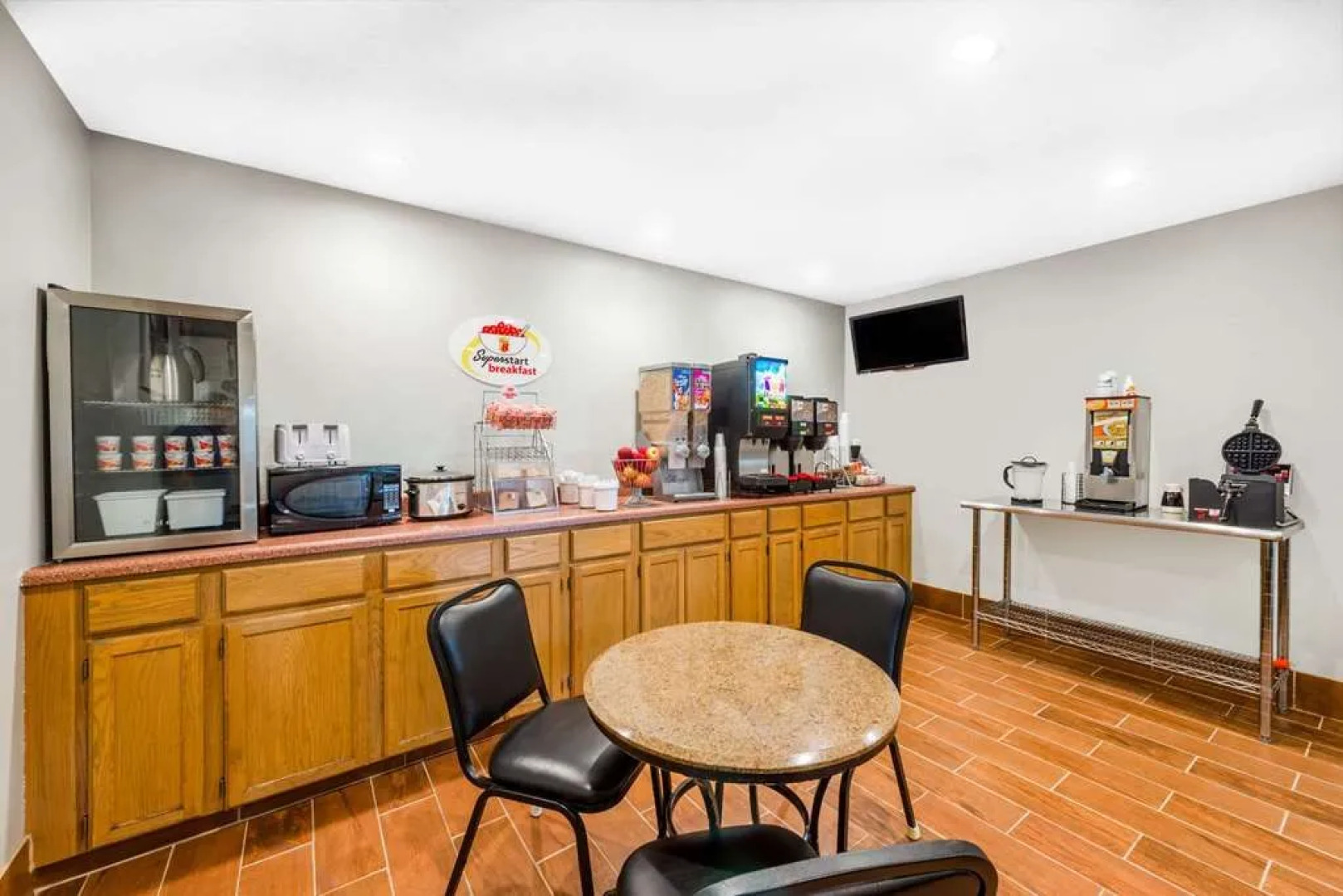 Super 8 Winfield/Quail Ridge Area