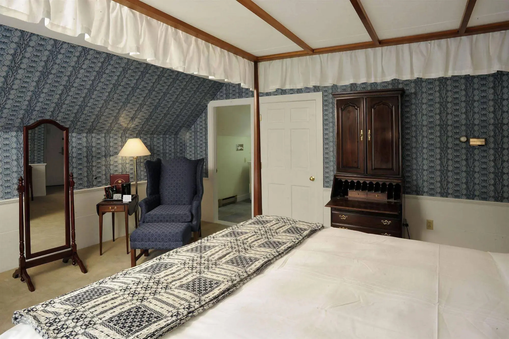 Old Sturbridge Inn & Reeder Family Lodges