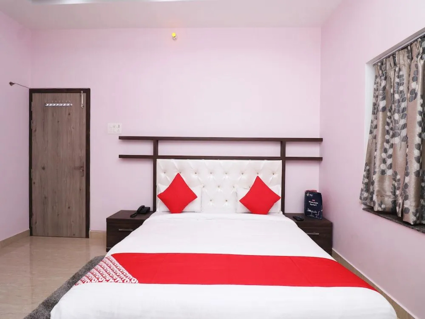 Oyo 23416 Maharaja Hotel