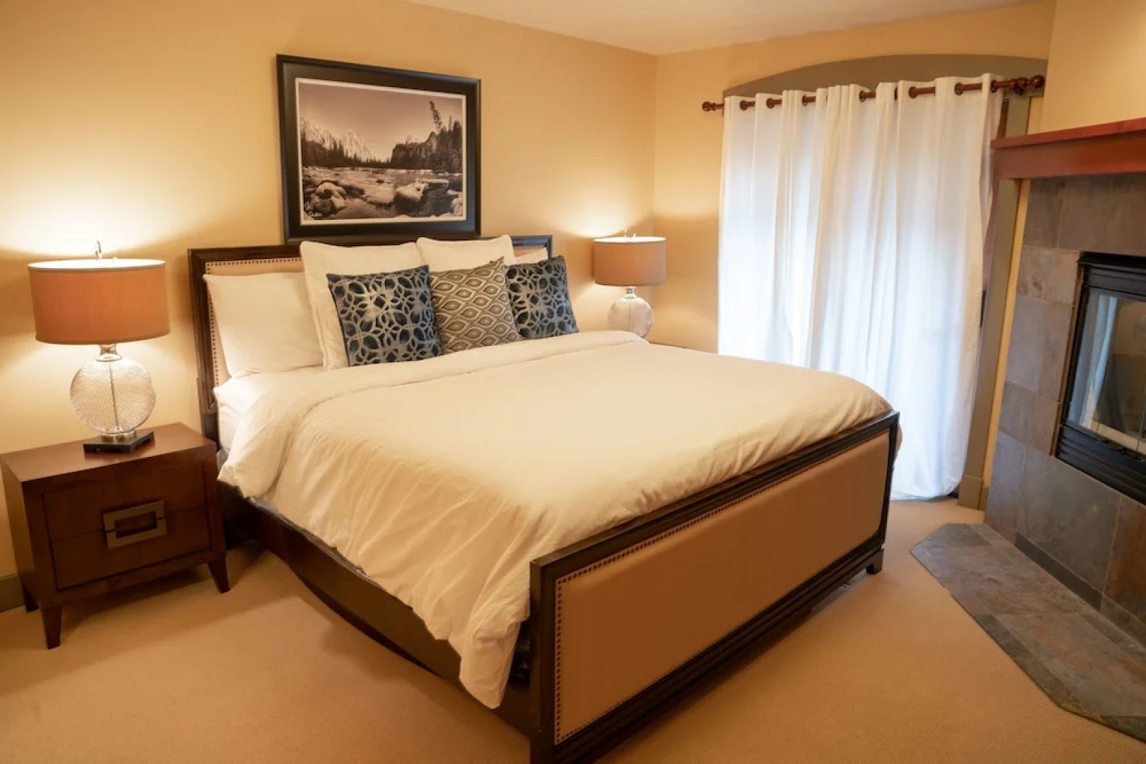 7401- Three Bedroom + Loft + Den Deluxe Crossings Townhomes 3 Condo by RedAwning