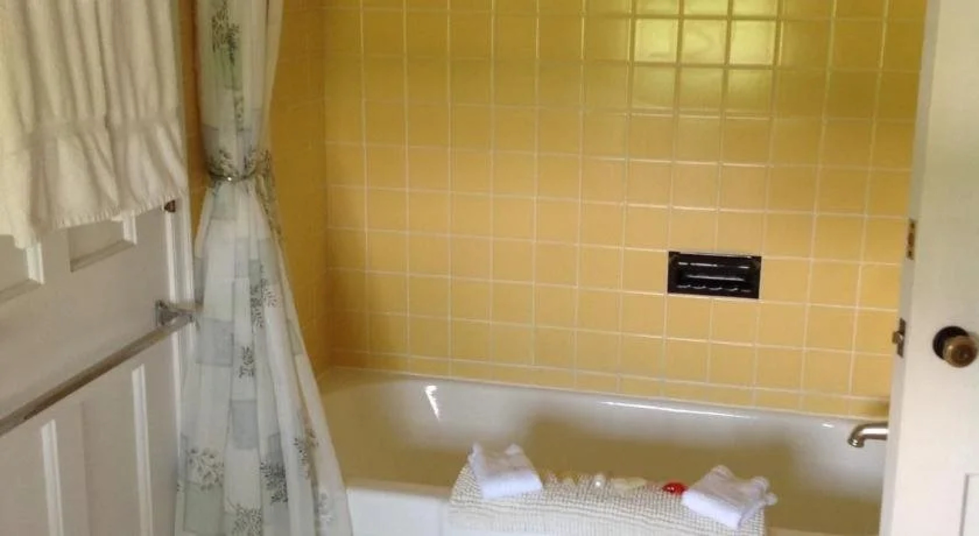 HideAway Country Inn