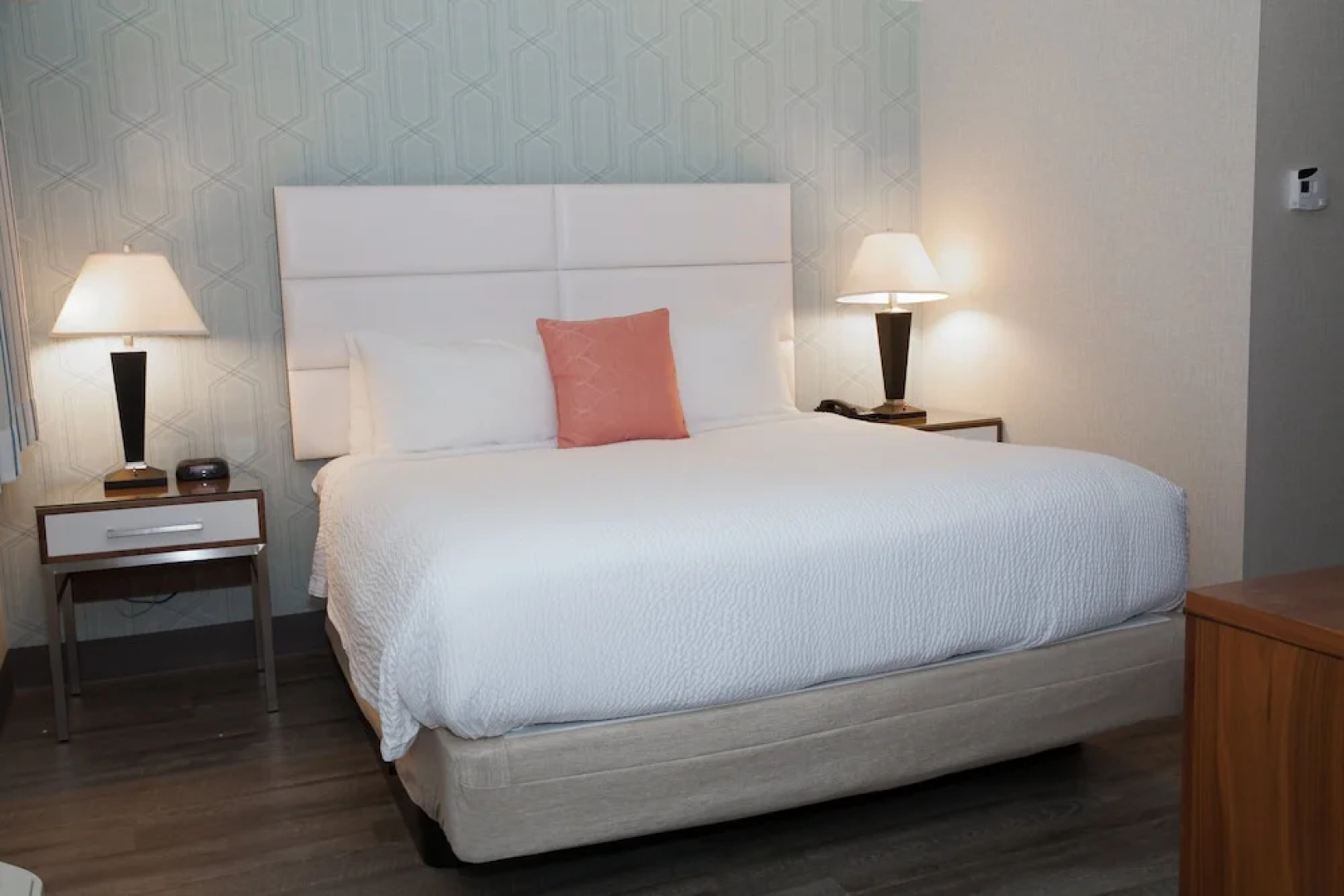 Pasadena Rose & Crown Hotel