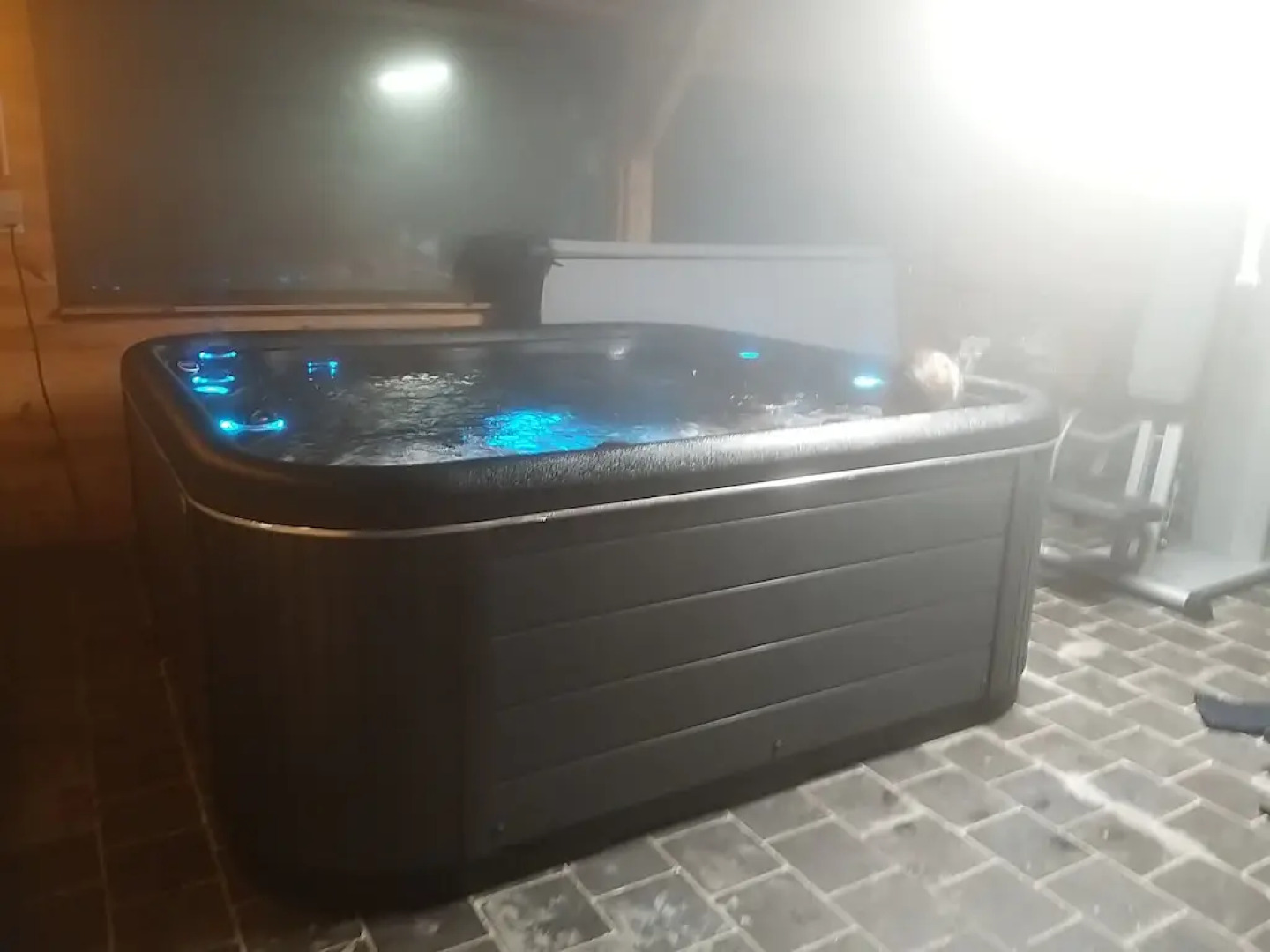 Very spacious house with sauna, spa and countryside views