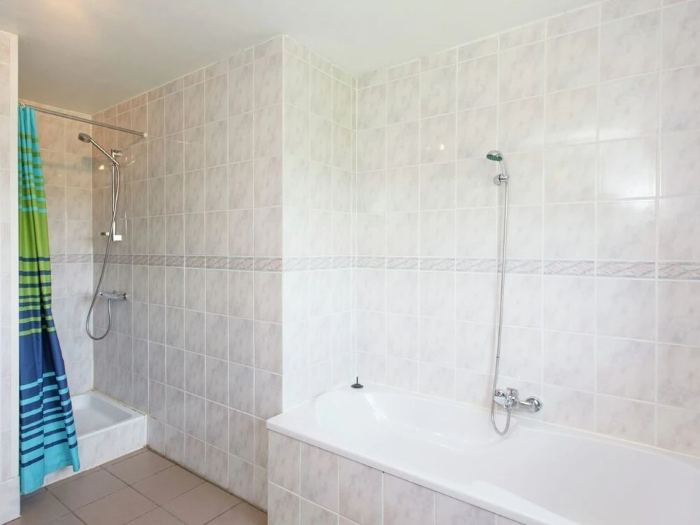 Sol Battire & A Tchape Mele