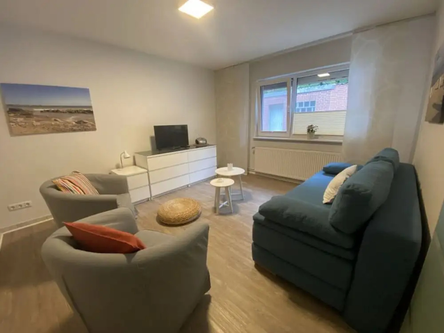 2 Rena Modern Retreat