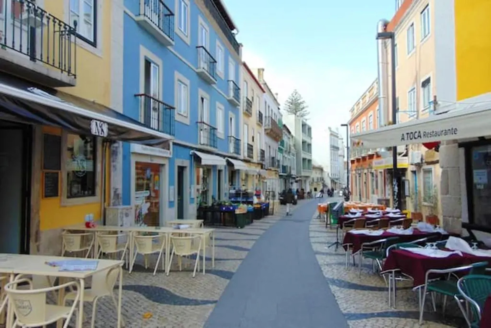 Apartment with 2 bedrooms in Almada with shared pool enclosed garden and WiFi 5 km from the beach