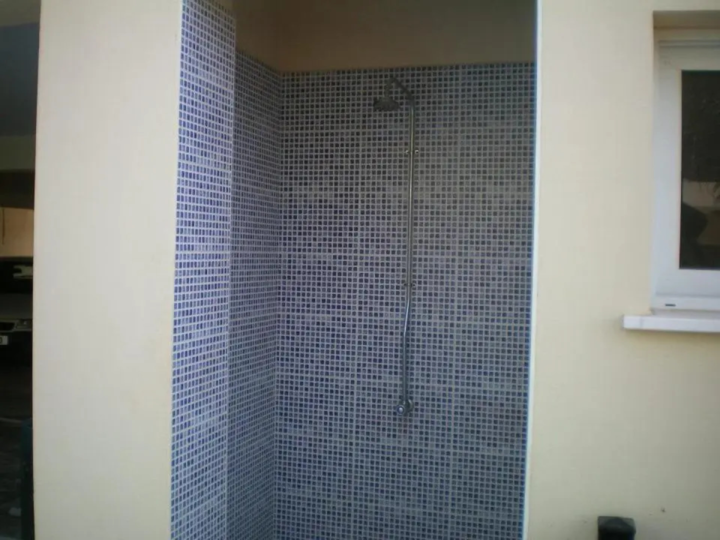 103 ELEGANT 2 bed apartment with free Wifi, AC, pool & gym!