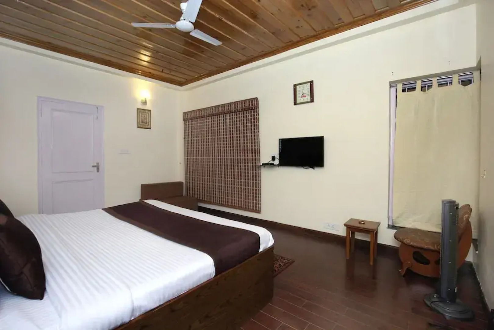 OYO 10097 Home Luxury Cottage Chail