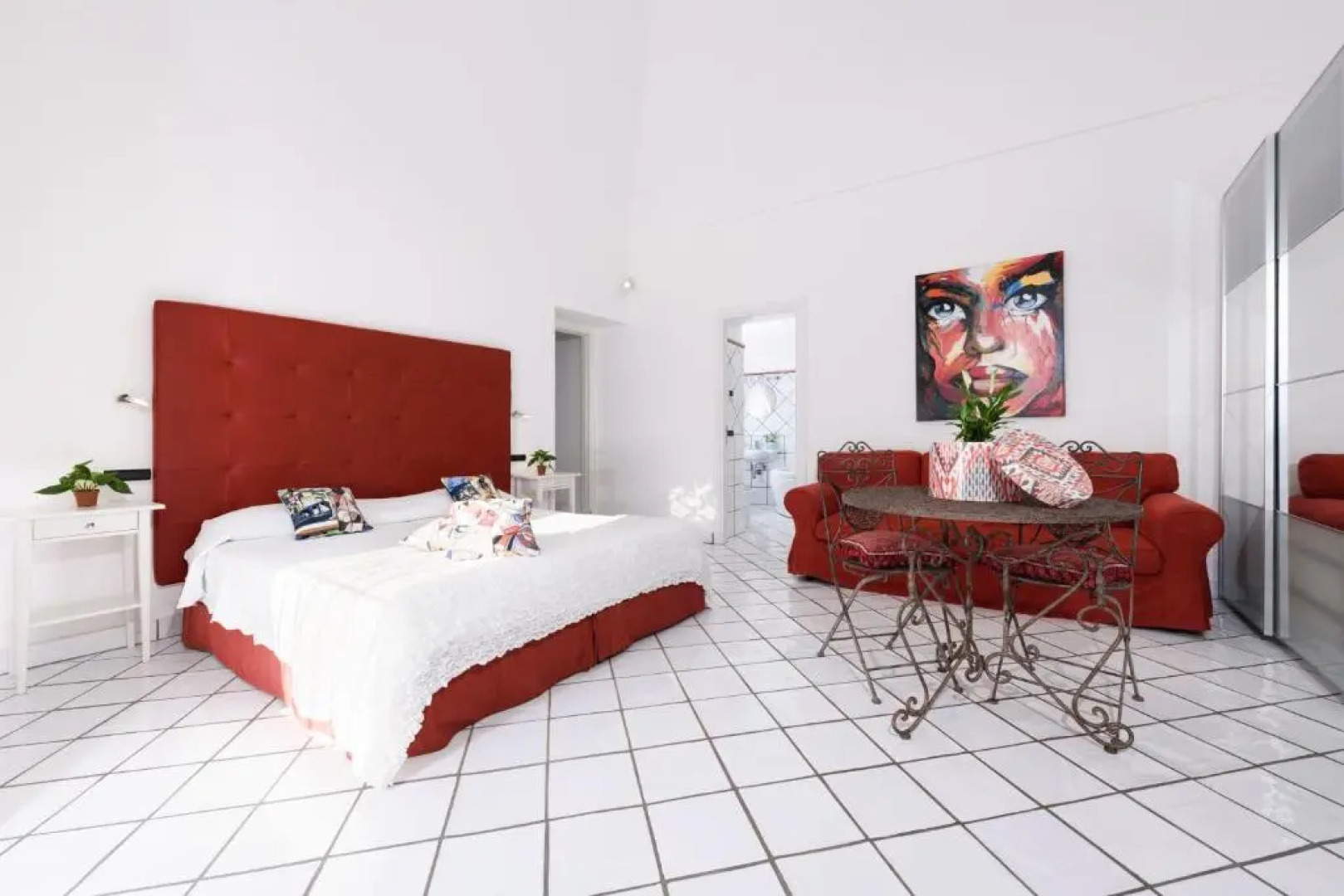 Paper Apartment with Pool