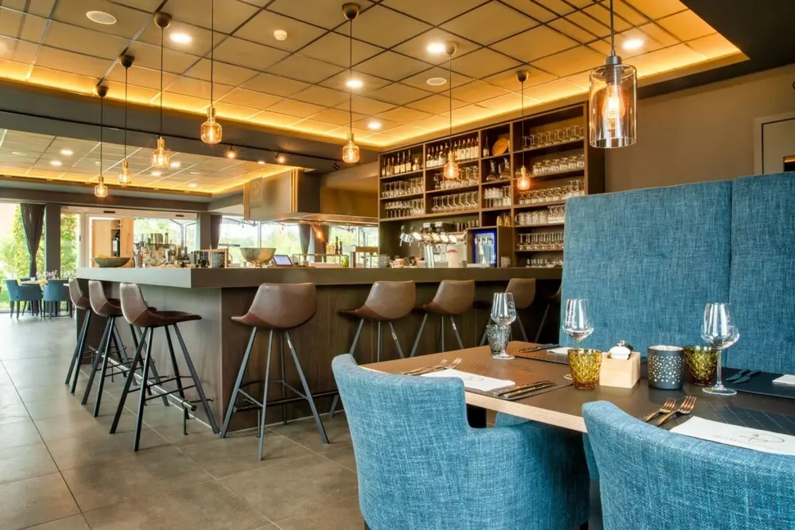 Mezzo Hotel & Business