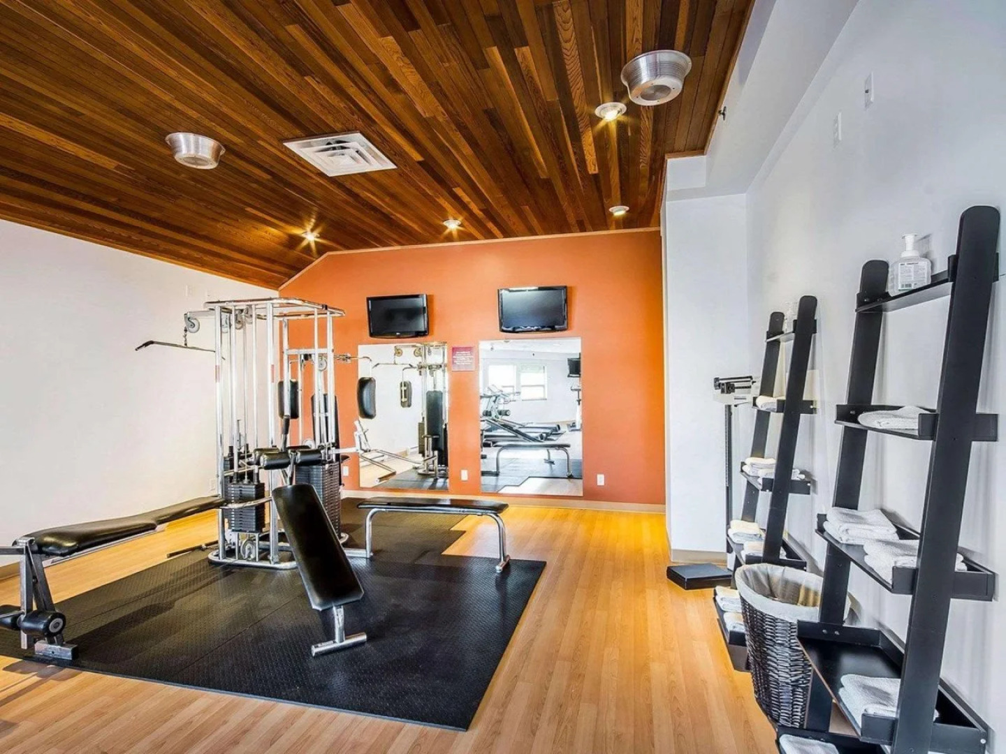 Comfort Inn & Suites