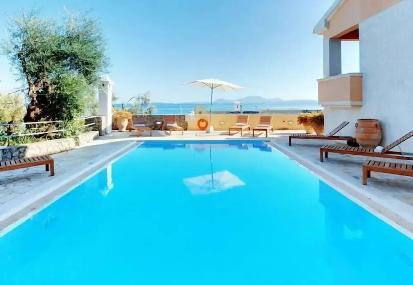 Glyfa Apartments