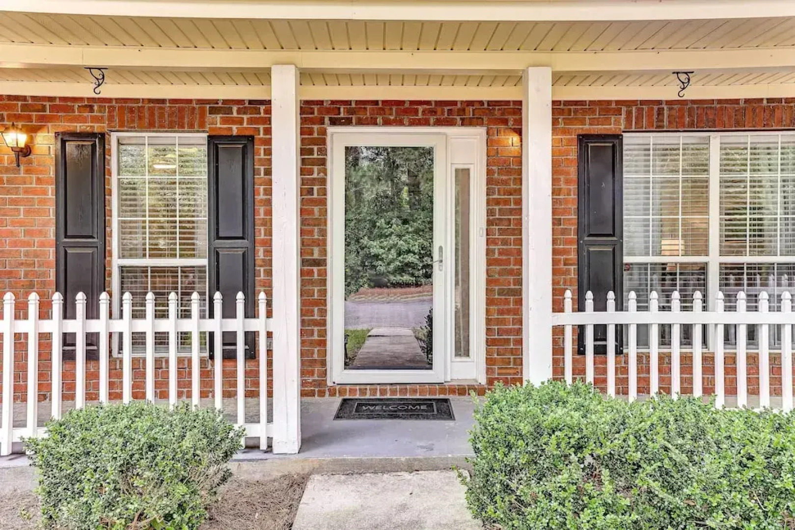 Soothing Savannah Townhome With Patio!