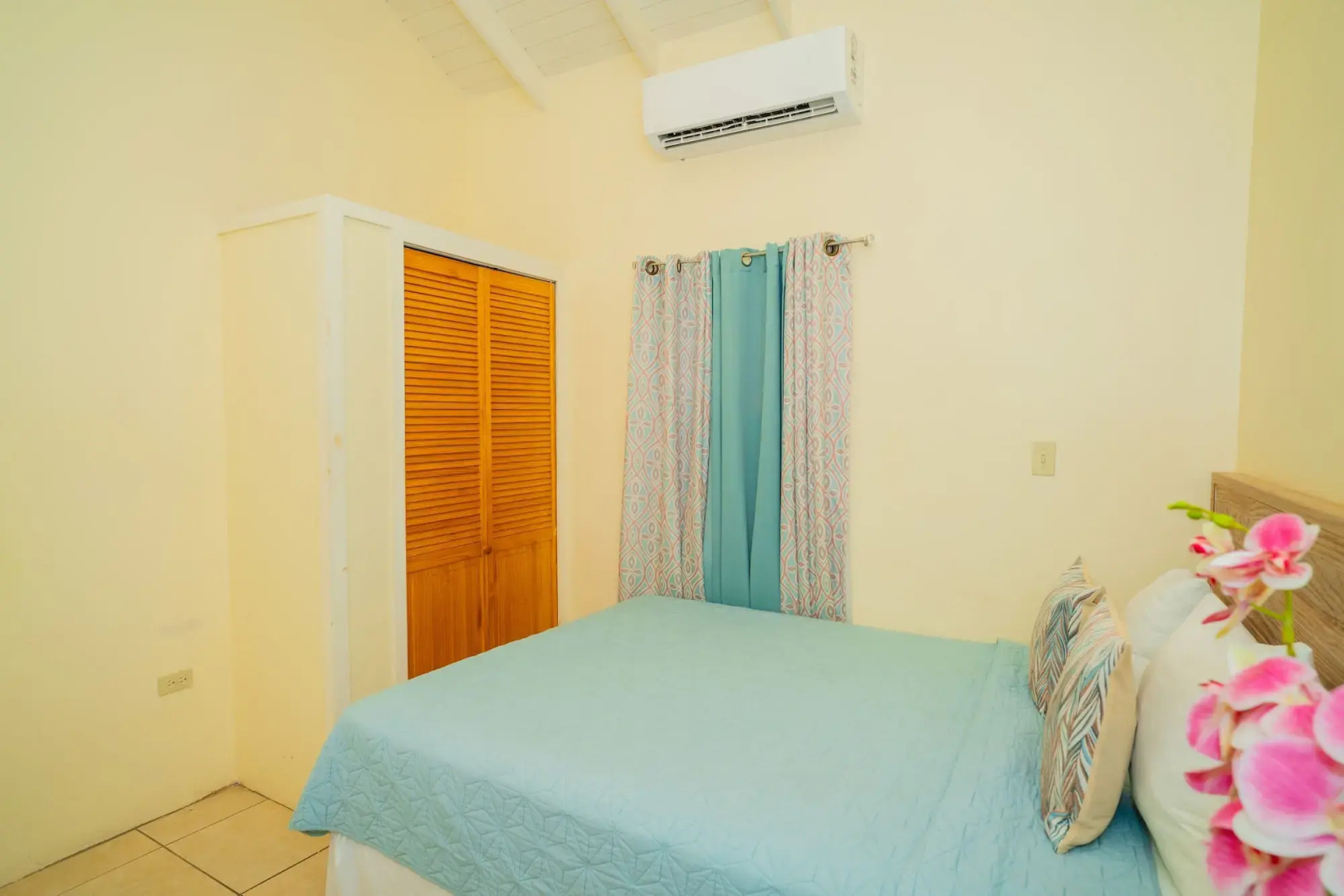 Connie's Comfort Suites