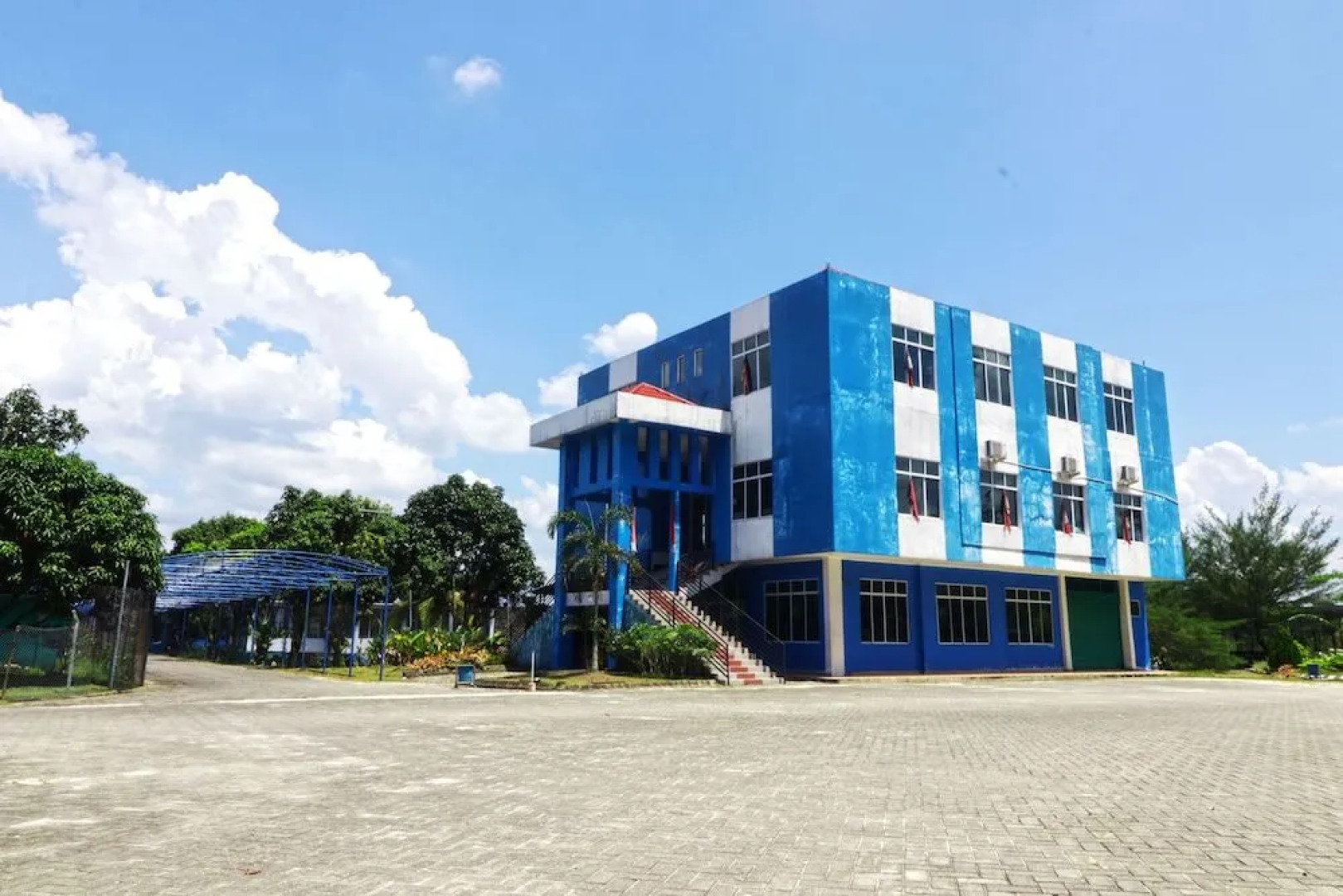 Kampung Wisata Tigadara Hotel & Resort