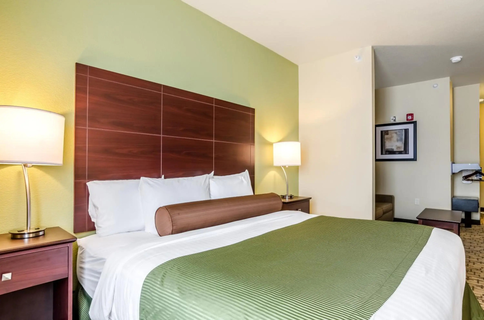 Cobblestone Hotel & Suites - McCook