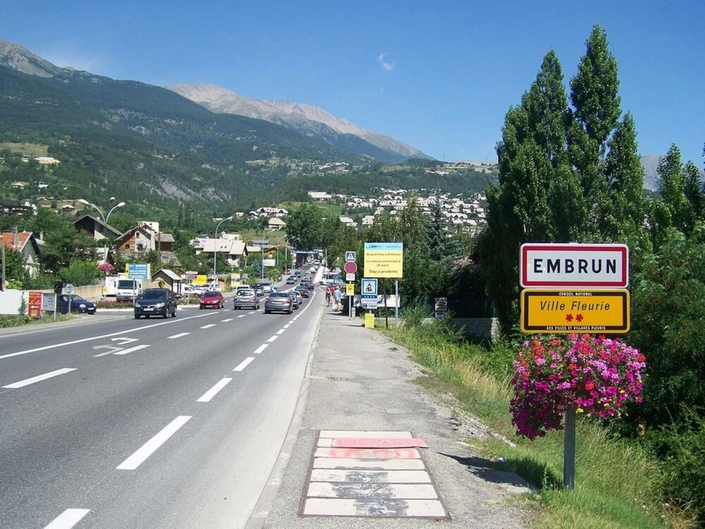Apartment With 2 Bedrooms in Embrun, With Wifi - 2 km From the Beach
