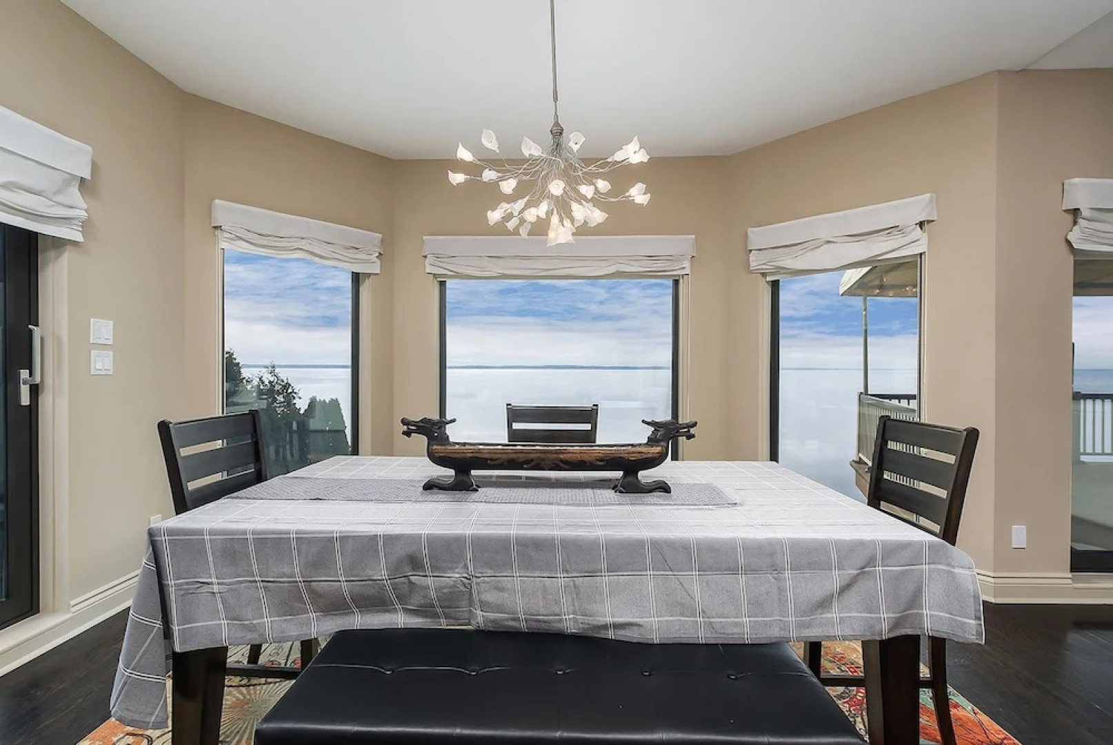 Modern Luxury Furnished, Surrounding St-Lawrence River View, Tranquil