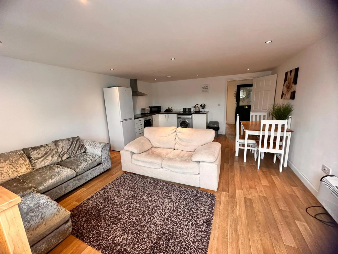 joe kelly buildings flat four sleeps 2