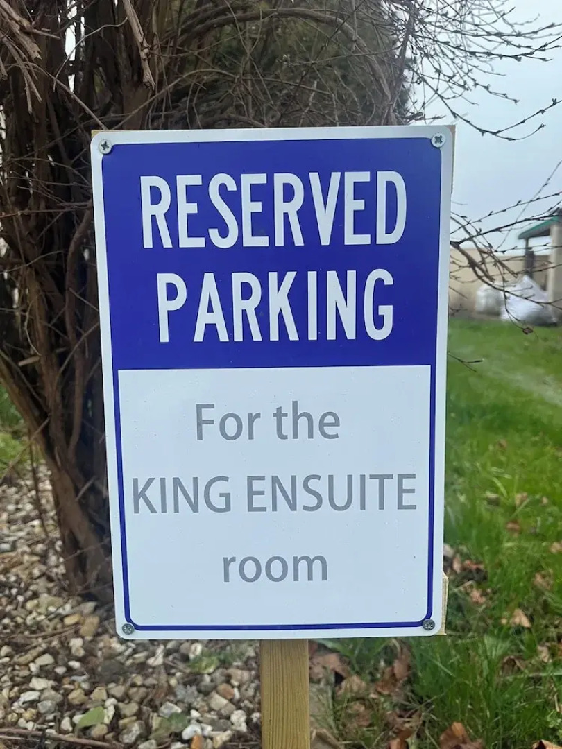 WILLOW RIDGE - a large country house with 3 rental rooms