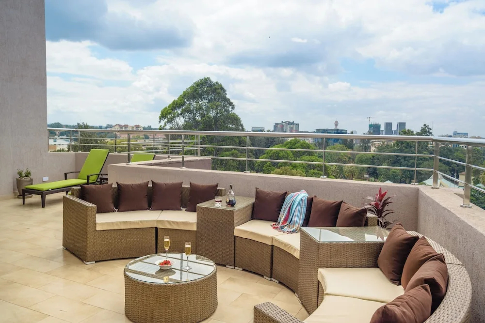 Апарт-отель GemSuites Riverside