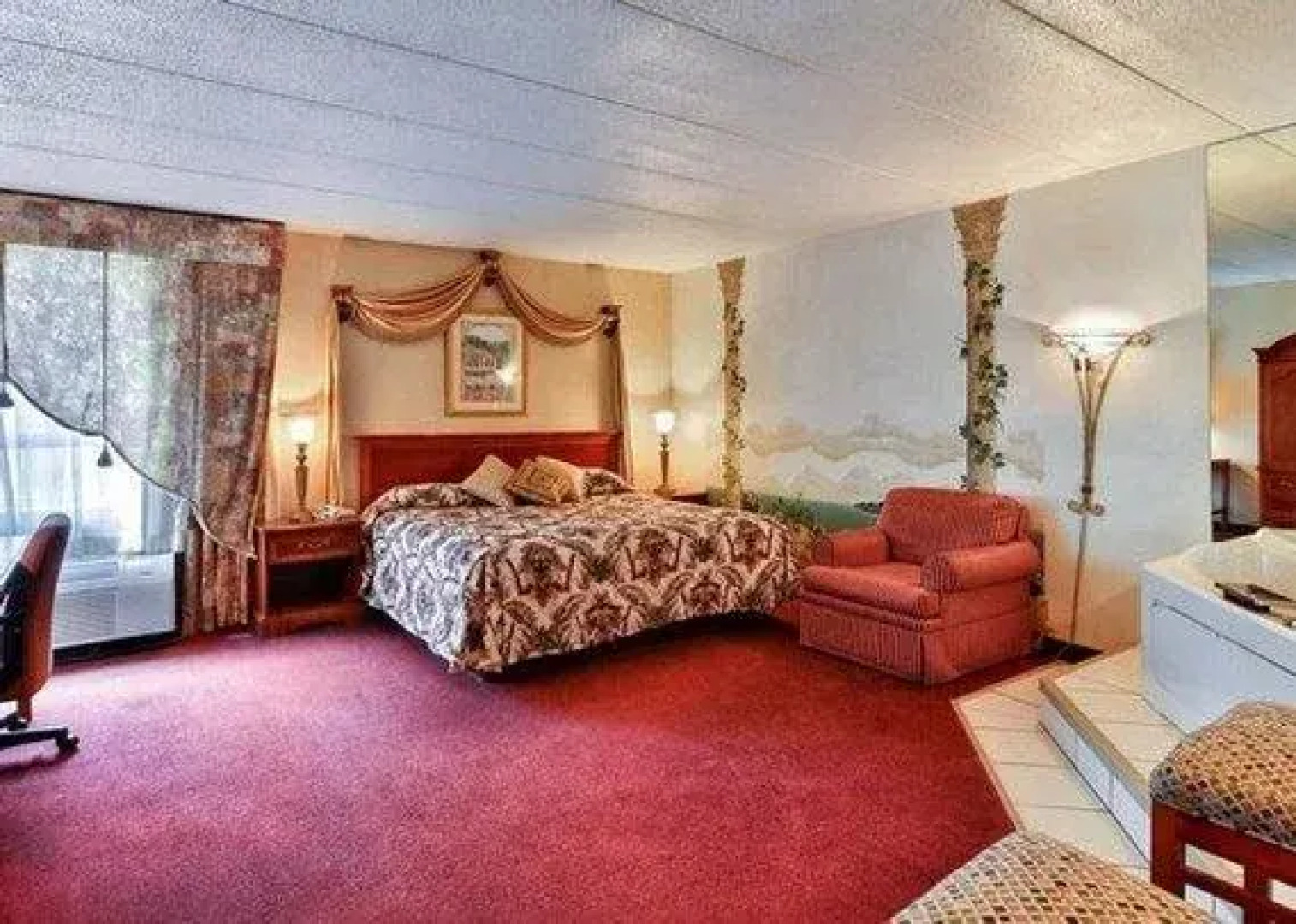 Rodeway Inn & Suites & Conference Center