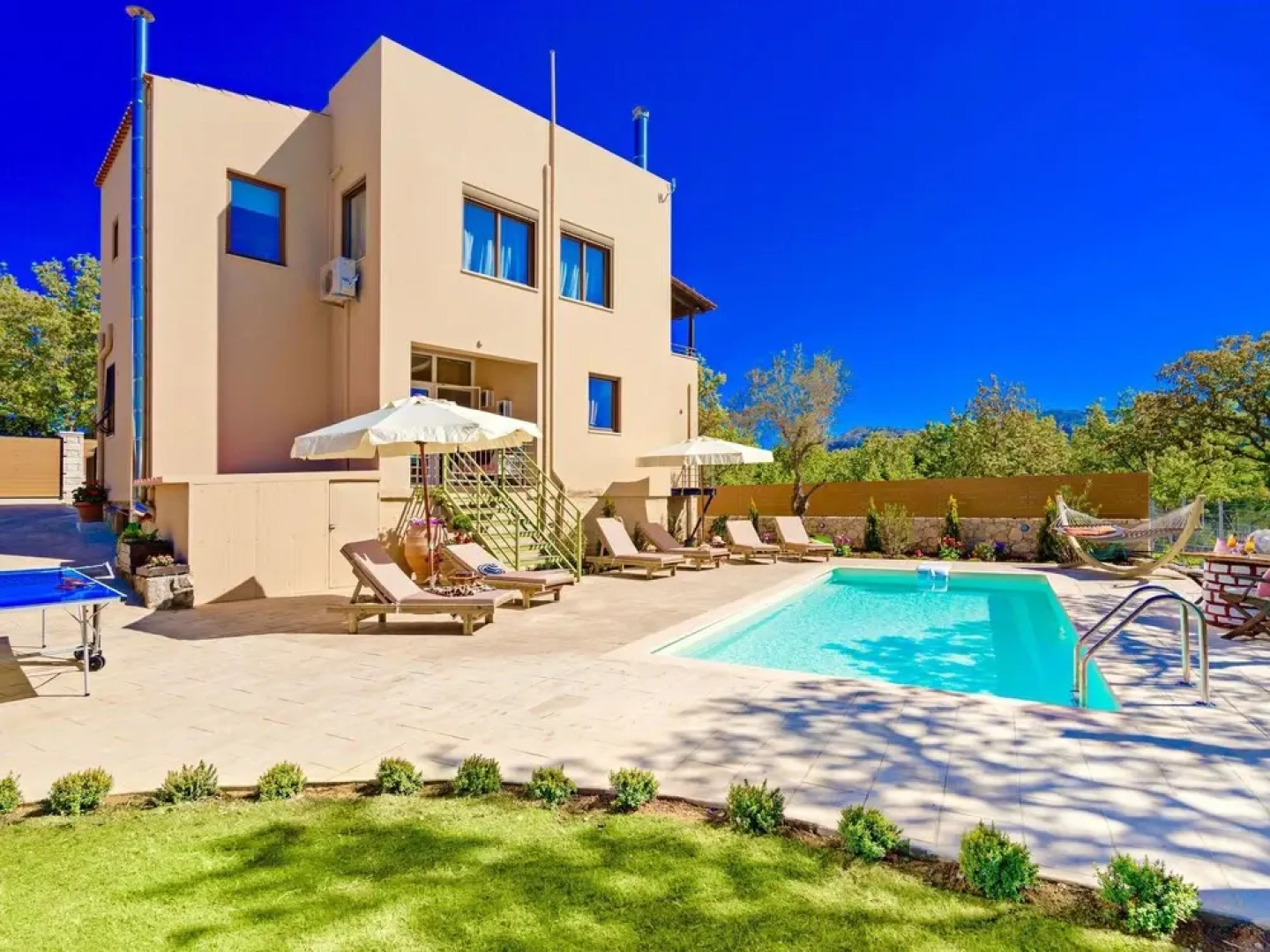 Modern Villa in Crete with Pool And Hammock