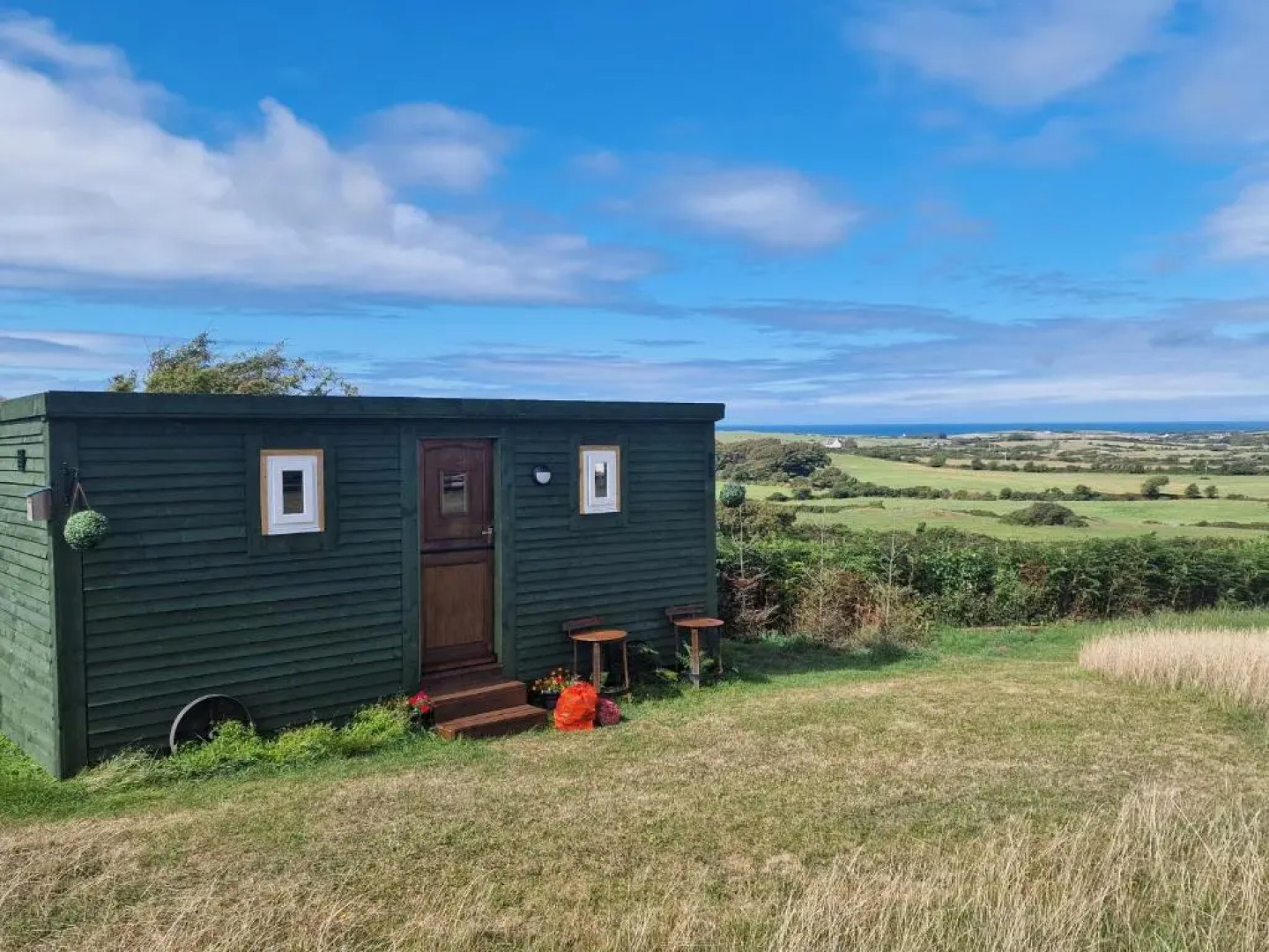 Stunning 1-bed Shepherd hut