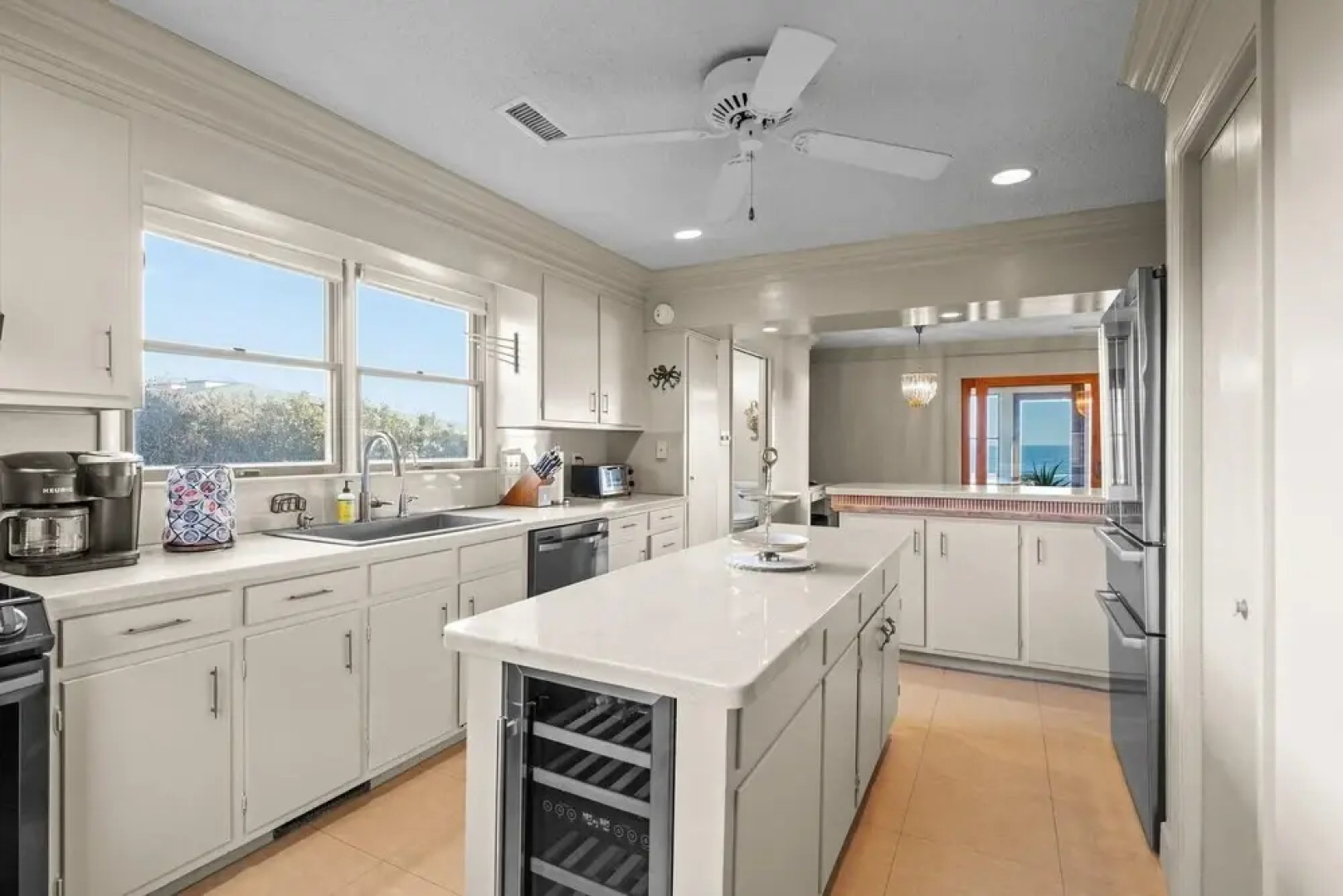 The Green Flash 4 Bedroom Home by RedAwning