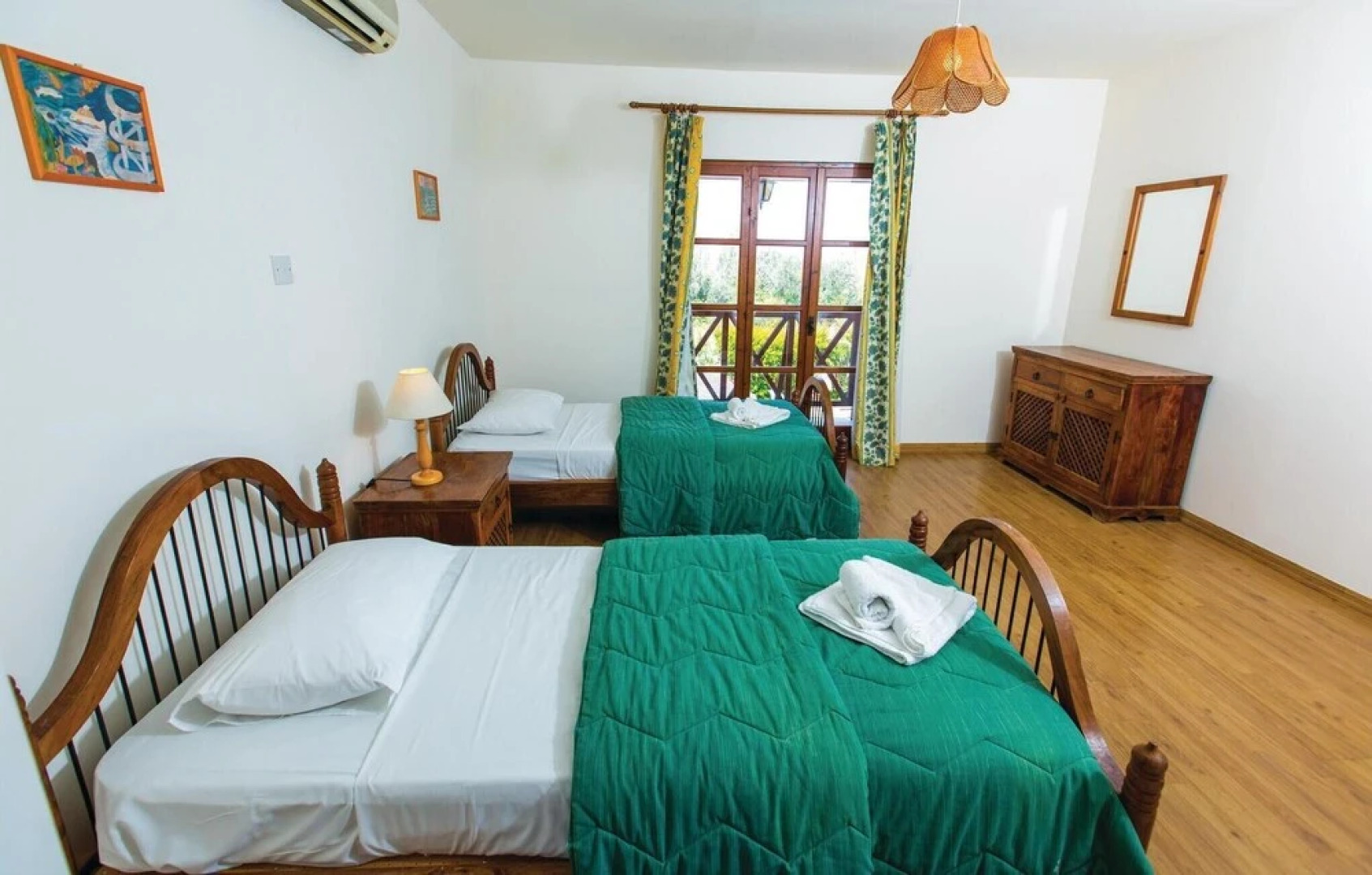 Beautiful Home in Pomos With Wifi and 2 Bedrooms