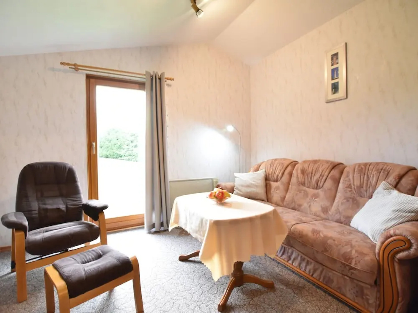 Lovely Bungalow near Sea in Elmenhorst