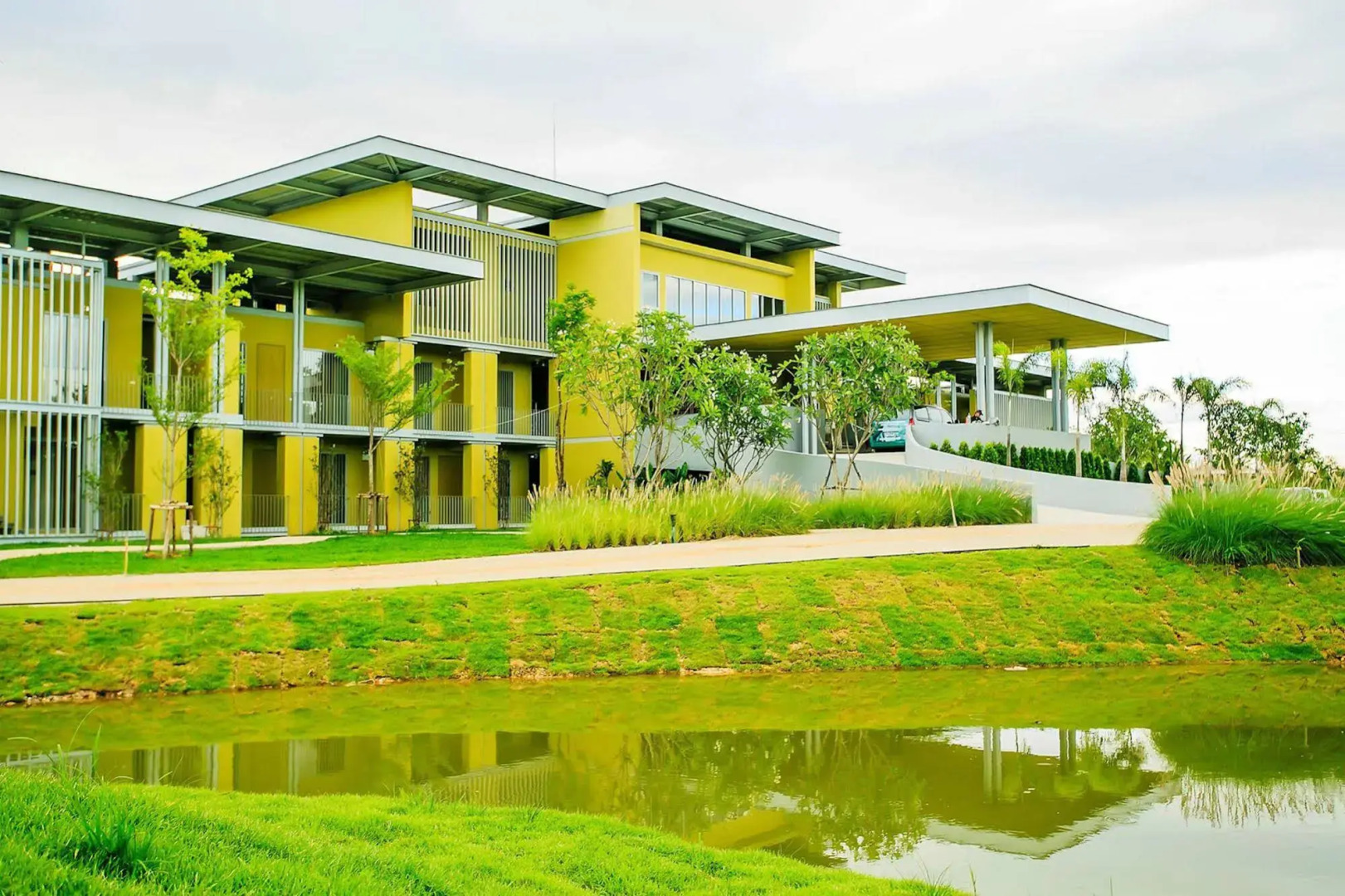 Villa Meesuk Residences