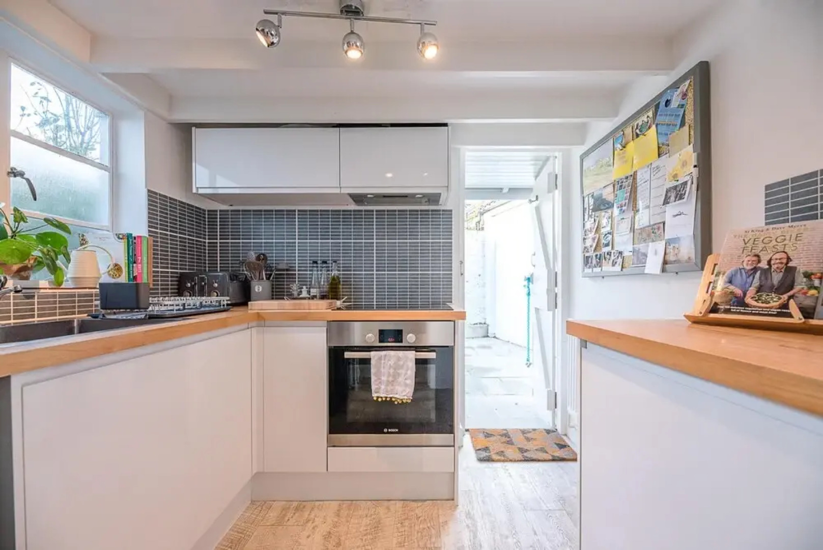 16 Cumberland Street, Woodbridge