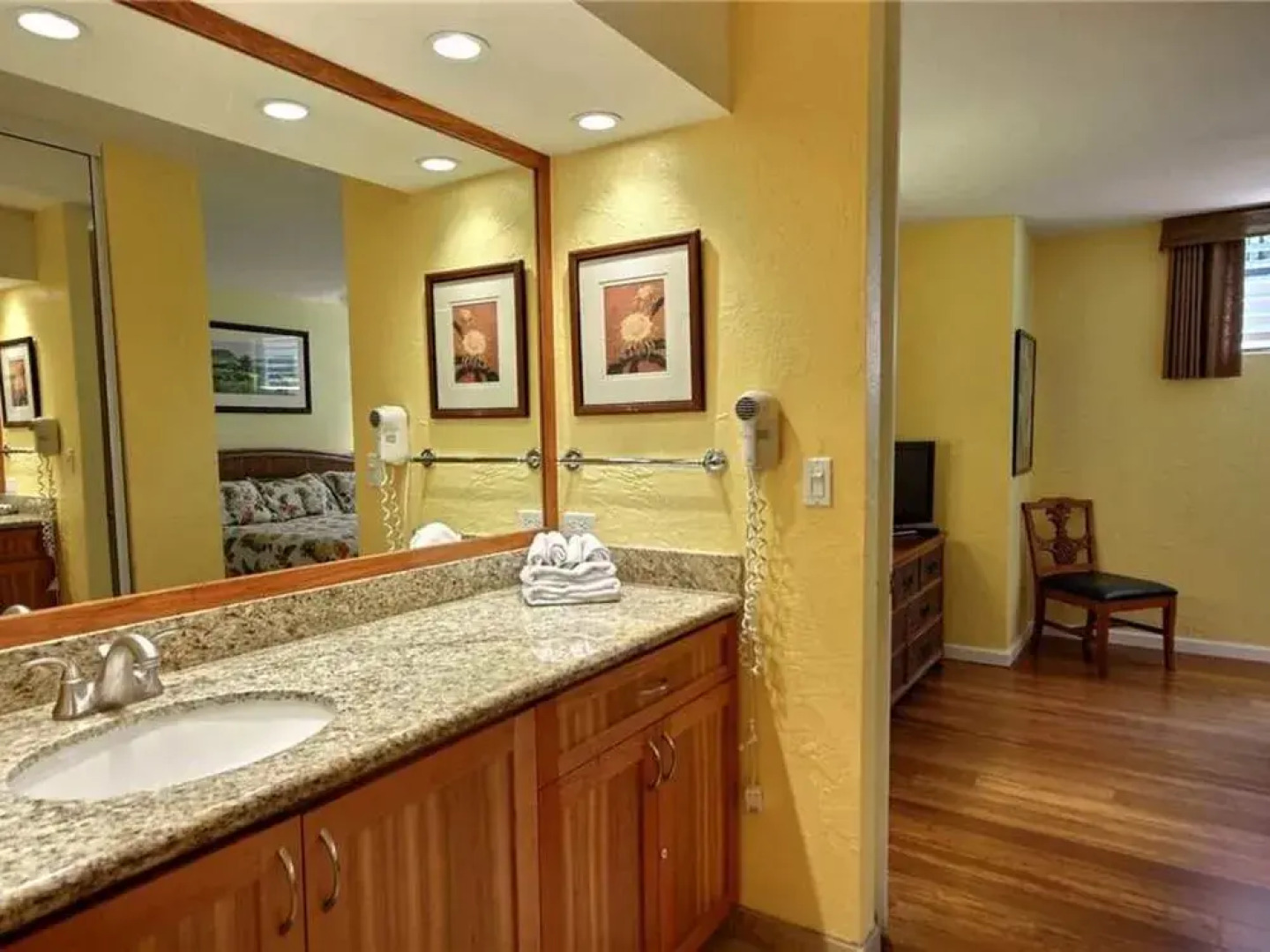 Pohailani 128 by RedAwning