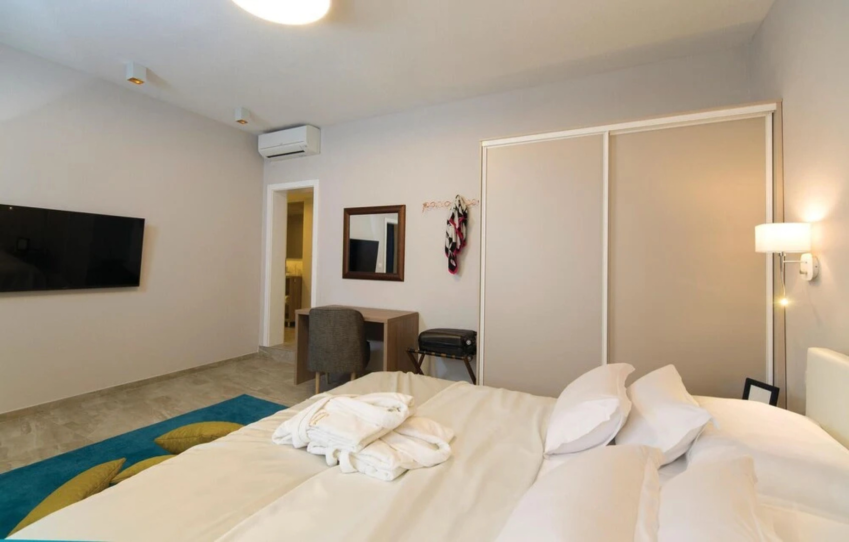 Awesome Home in Loviste With 2 Bedrooms, Wifi and Heated Swimming Pool