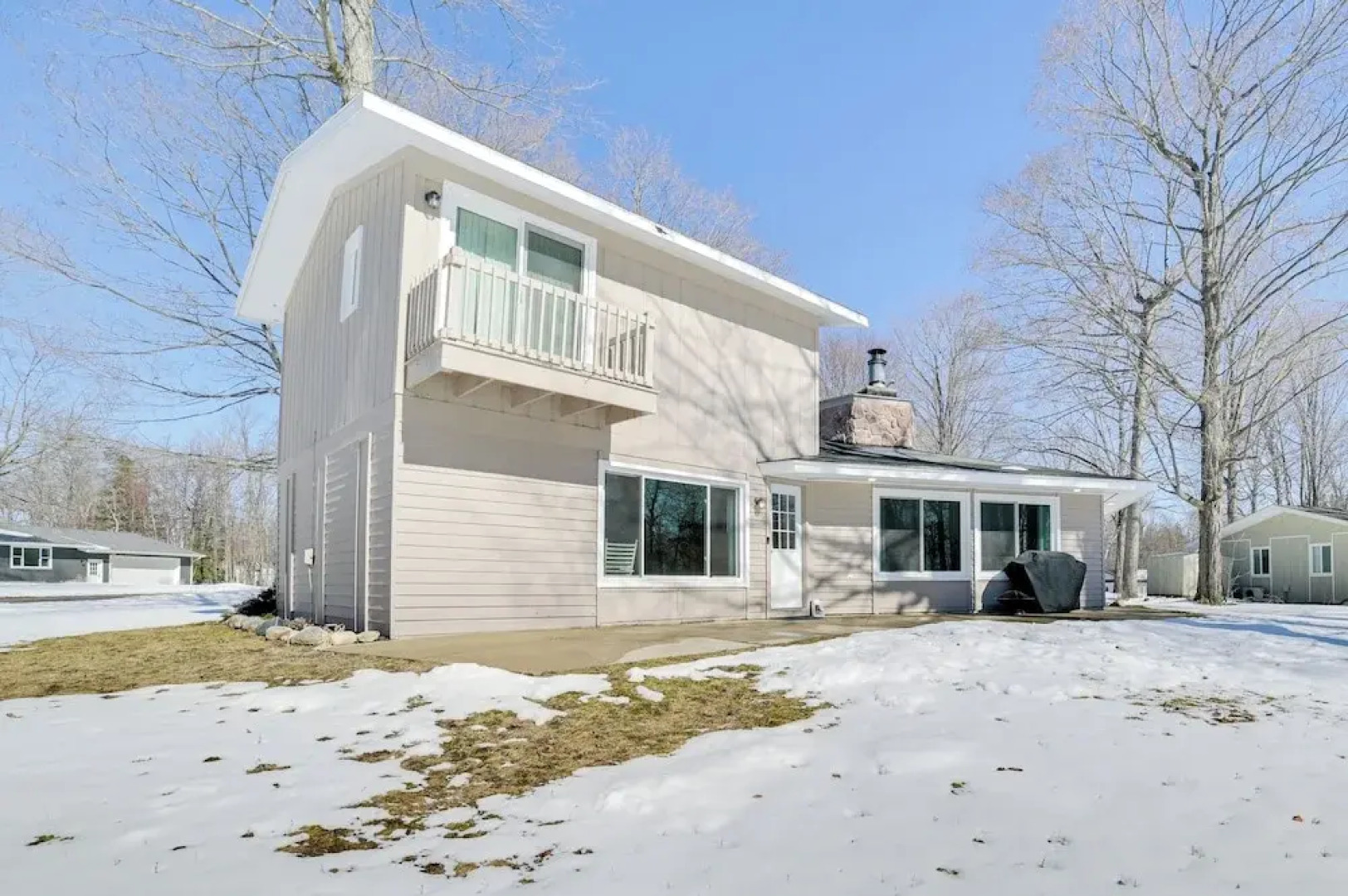 Close to 3 Ski Areas: Michigan Family Retreat!