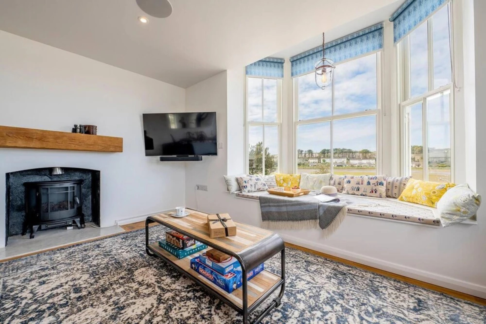 Luxurious 2 Bedroom Apartment With Estuary View