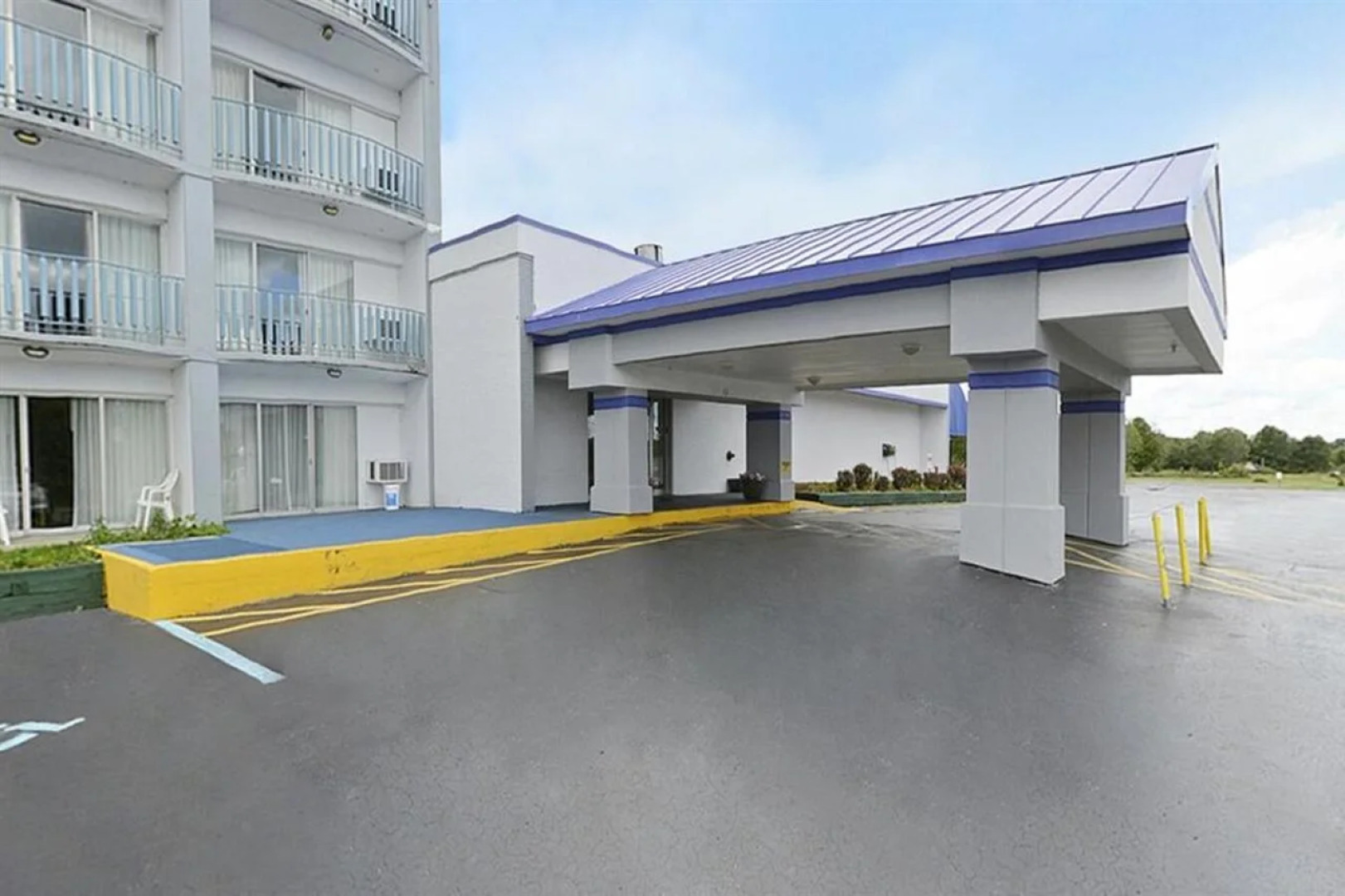 Howard Johnson by Wyndham Benton Harbor/St. Joseph