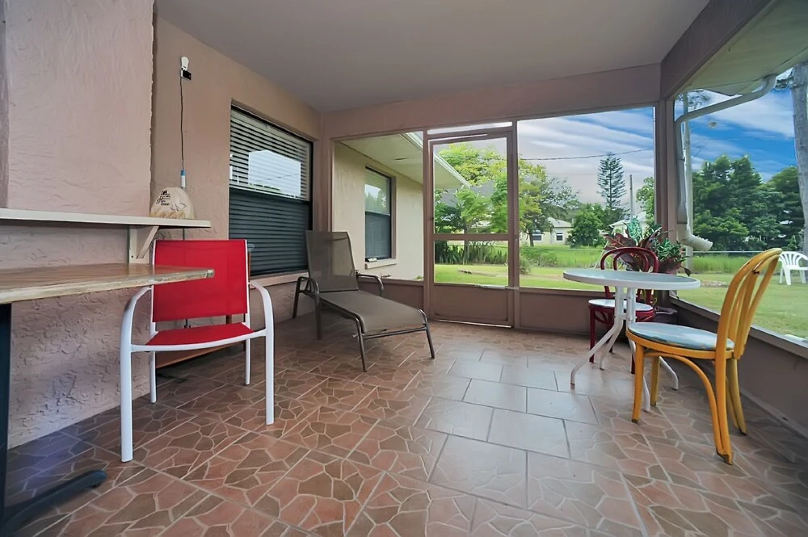 Palm Bay Delight, Large Grass Yard, 20 Minutes To The Beach 3 Bedroom Home