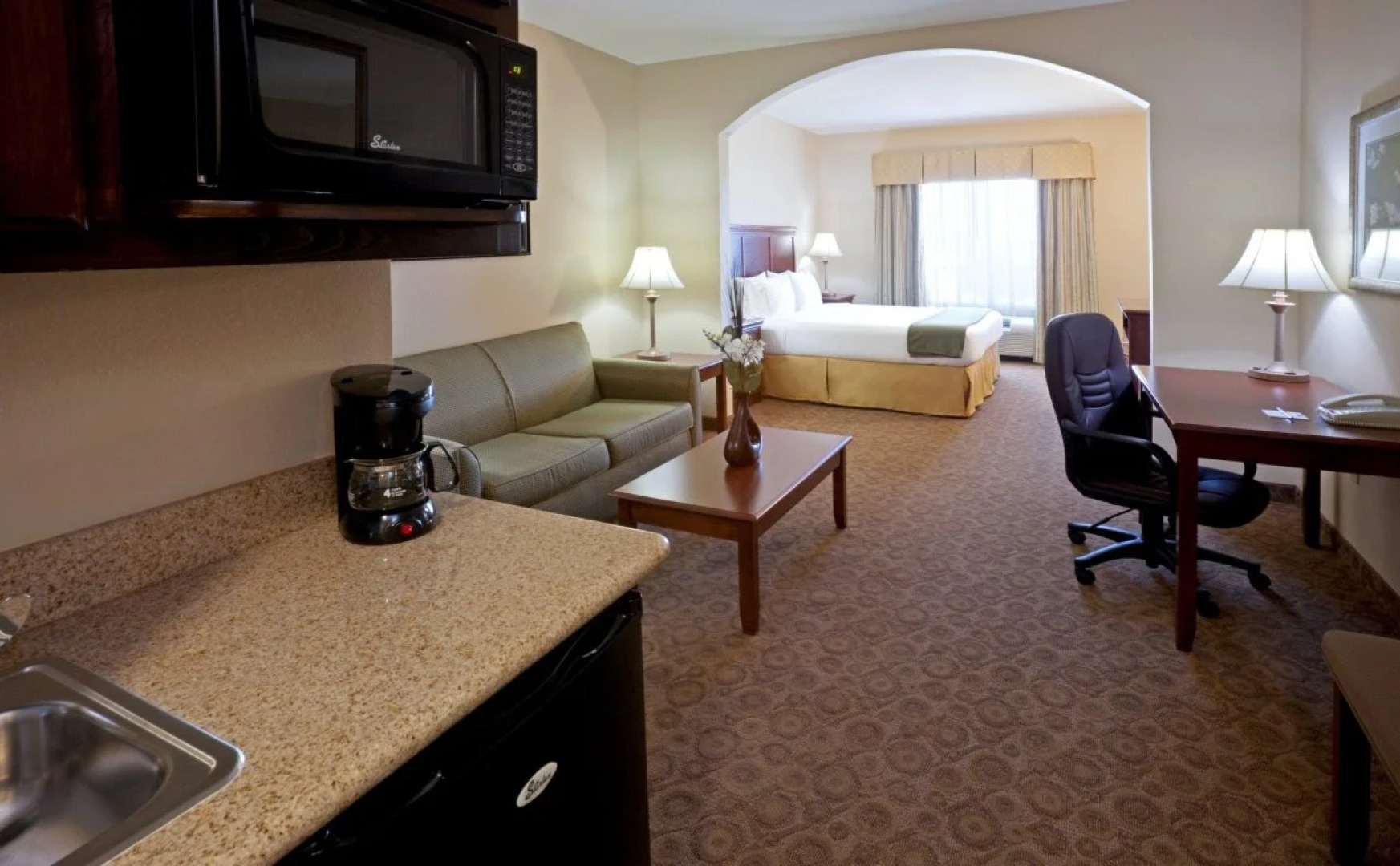 Holiday Inn Express & Suites Dallas Southwest-Cedar Hill by IHG