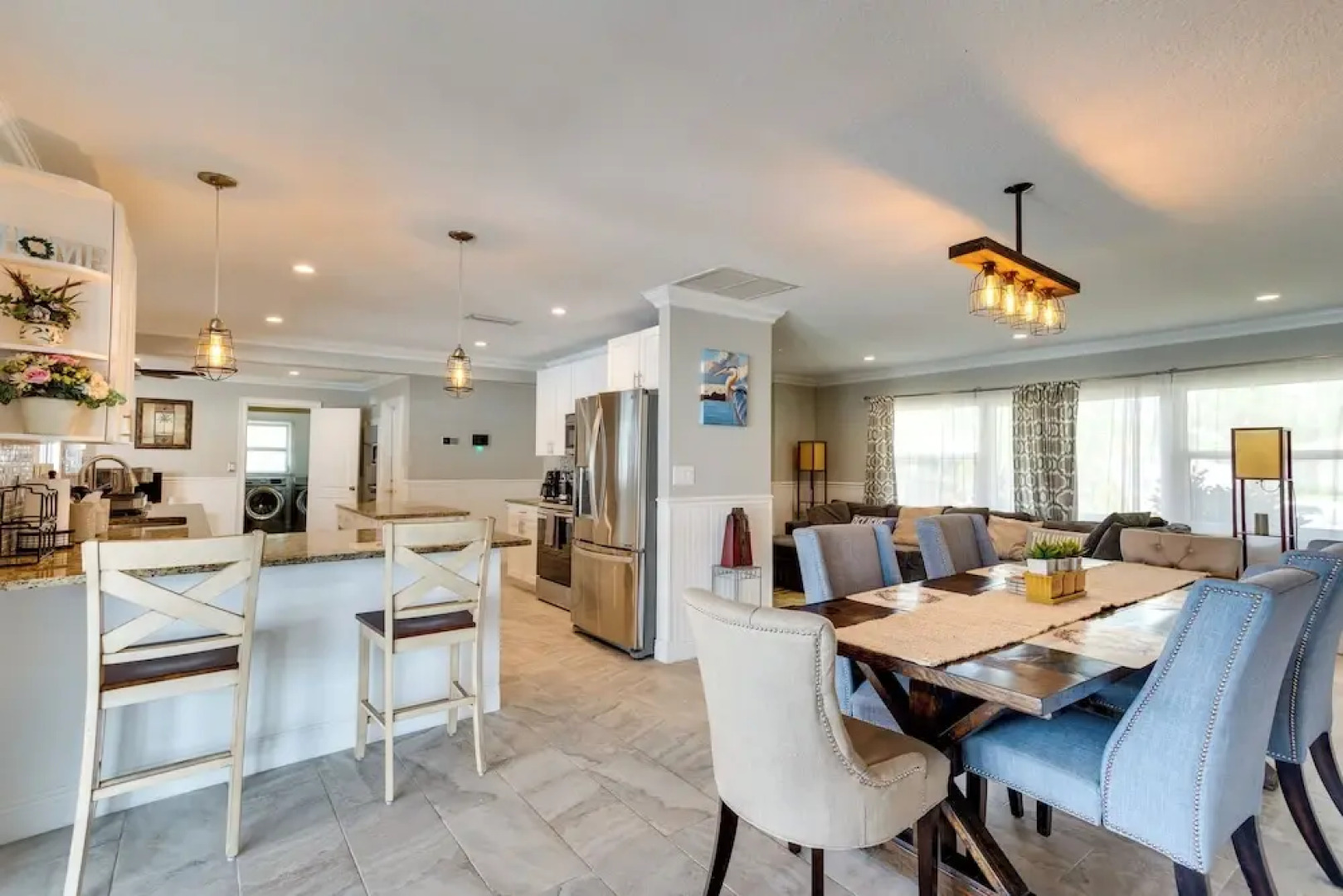 Pool & Screened-in Patio: Tropical Florida Abode