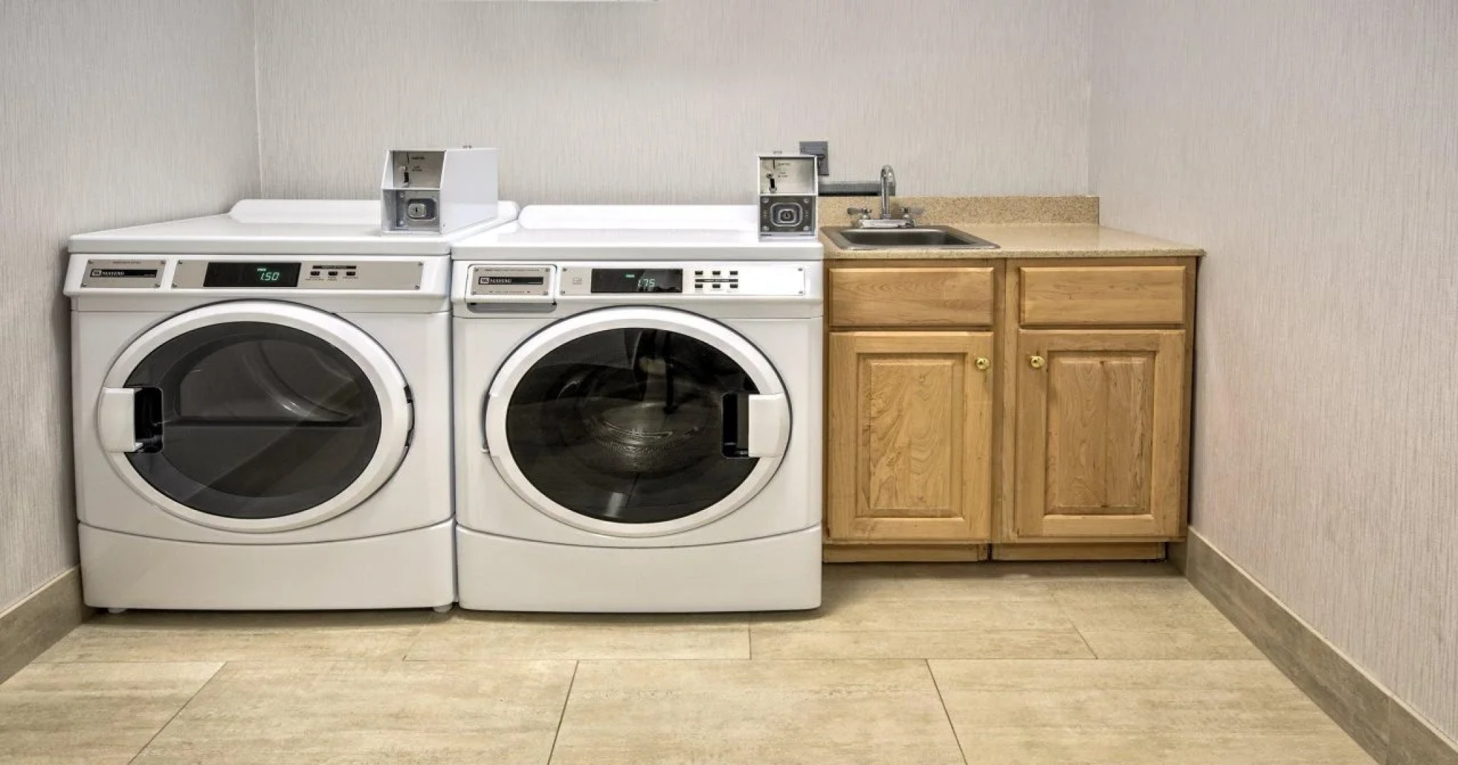 Holiday Inn Express & Suites London by IHG