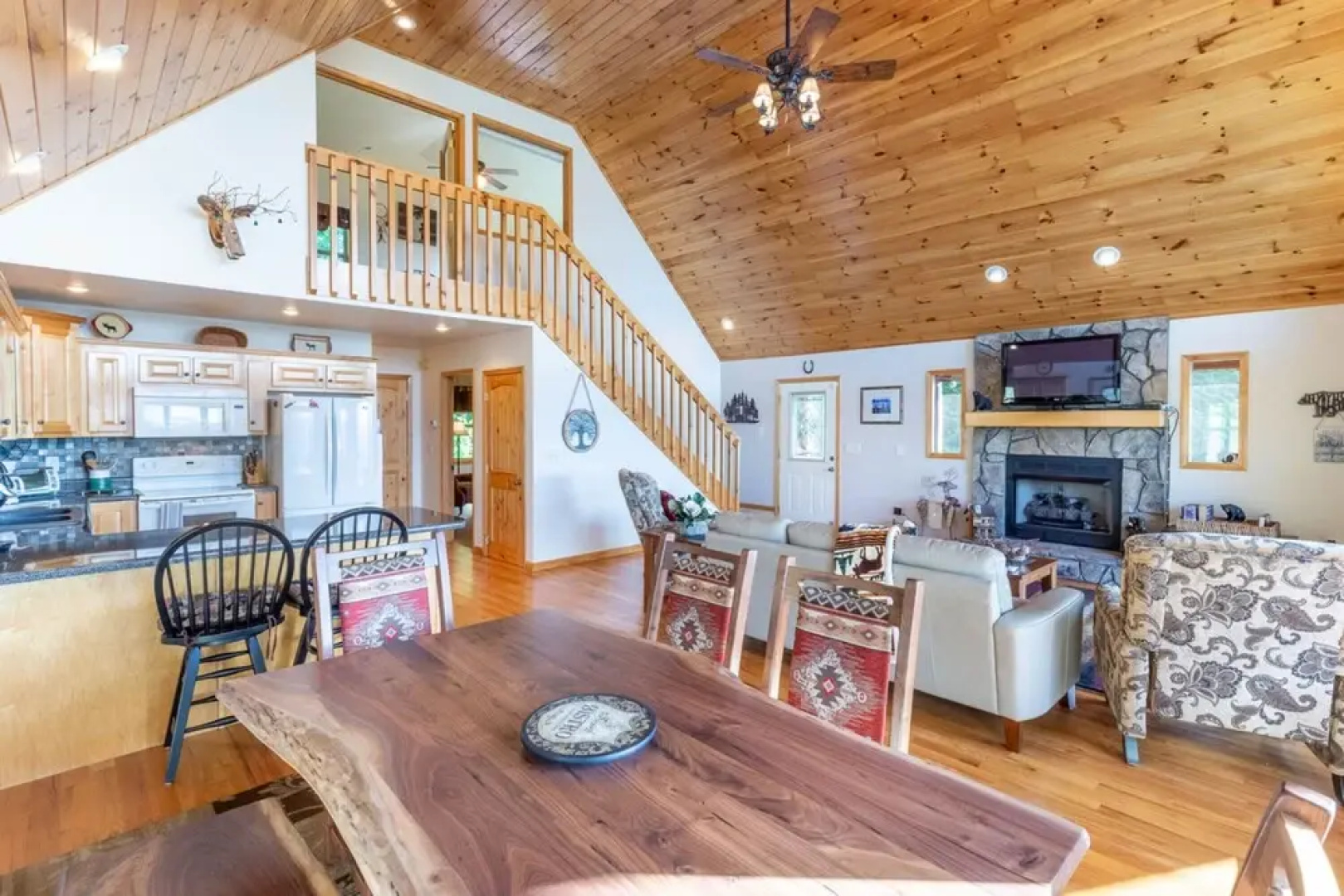 The Blue Ridge Mountain Top Cabin